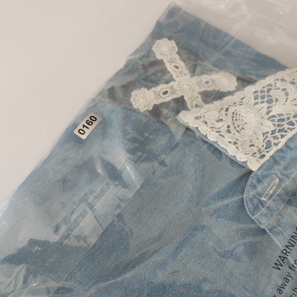 Blue Diamond Virginia Beach Denim Shirt M Lace Applique Vintage Chambray Cottage - Picture 13 of 14